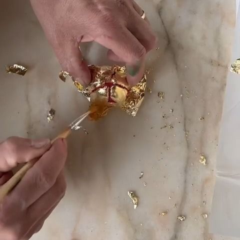 Golden Mauna Limited Edition Lotus cap making off from @reggiolialessandro 

@scented_niche