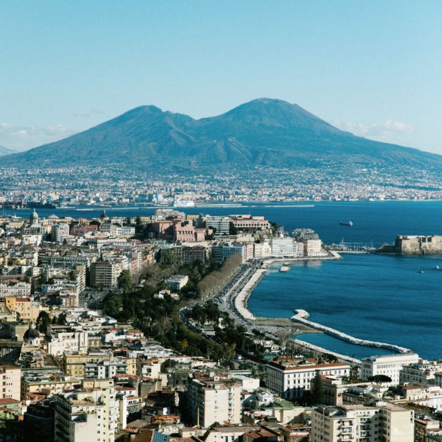 Luca Turin on Mendittorosa Magic:

"The combination of fantasy aesthetic and excellent fragrance seemed to me to herald a renaissance in Italian perfumes. (…) Mendittorosa has since doubled down on their style, which I would describe as alchemical. It is perhaps no accident that the firm resides in Naples, a place soaked in magic. Every one of their Talisman perfumes has a distinctive look and a dreamy concept. Even their small travel-size bottles go beyond mere duty (…)” - read more including review of eight more Mendittorosa creations on: https://lucaturin.substack.com/p/mendittorosa 
#menittorosa #lucaturin #mauna #osang #orlo #athanor #daymon #albatros #talento #amygdala
