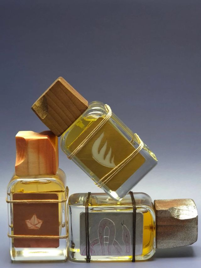 Kind words from Luca Turin:

"A new school of perfumery is changing the game right under our noses. Parfum d’Empire, Mallo, Anatole Lebreton, Sentire, Mendittorosa, Hiram Green, Stora Skuggan, Roberto Greco, Maksim and others are building majestic, lofty perfumes that feel both archaic and futuristic, a sort of Atlantean mythic modern that puts most everything else in the shade. As Ian Fleming wrote, “Once is happenstance. Twice is coincidence. Three times is enemy action.” If I were art directing a major perfume brand trying to save pennies on formula cost, or running a niche outfit parroting tired, trendy tropes, I would run for cover." 

17.07.2025

@parfumdempire 
@malloparfums 
@anatole_lebreton 
@sentire.perfumes 
@hiram_green 
@storaskuggan 
@roberto___greco 
@maksimperfume 

#mendittorosa #perfume #lucaturin #fragrance #perfumereview #fragrancereview #parfum